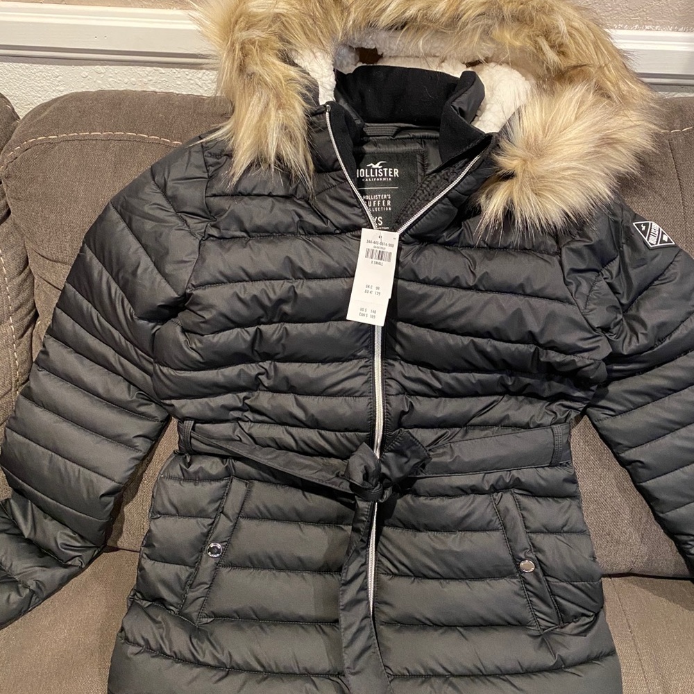 Hollister puffer women jacket